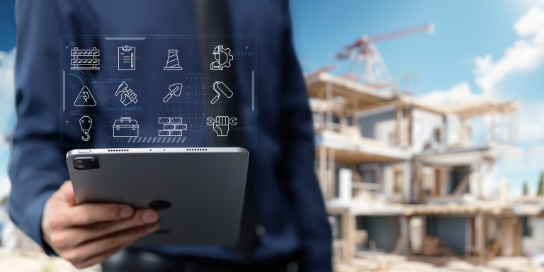 Gestión eficiente del inventario de herramientas de construcción con la plataforma Wobyk y etiquetas de identificación avanzadas